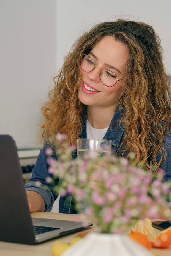 Naviguer avec succès sur le marché du travail : astuces essentielles
